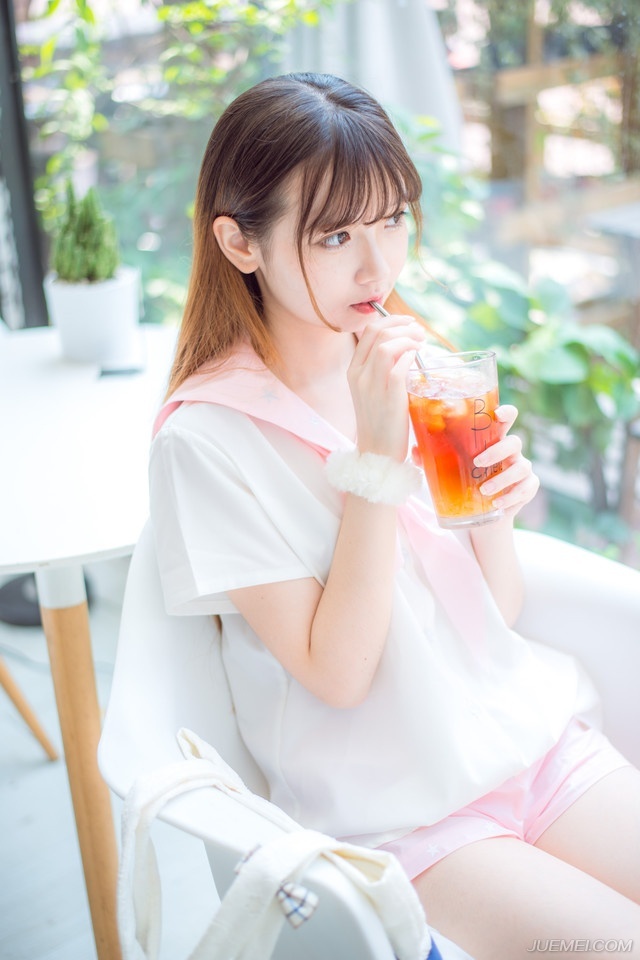 善良给对了人，会对你感恩；善良给错了人，会让你寒心。心软给对了人，会对你情深；心软给错了人，会让你痛心。宽容给对了人，会对你热忱；宽容给错了人，会让你窝心。
